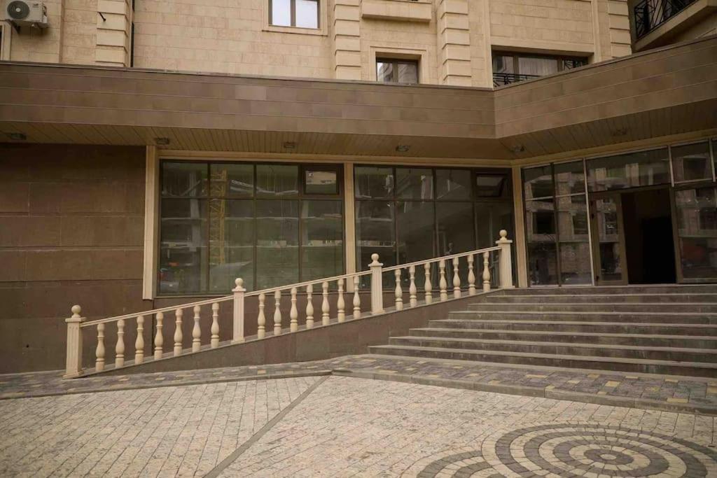 9Th And 6Th Floor Stylish Apartments With Mountainvista Bishkek Exterior photo