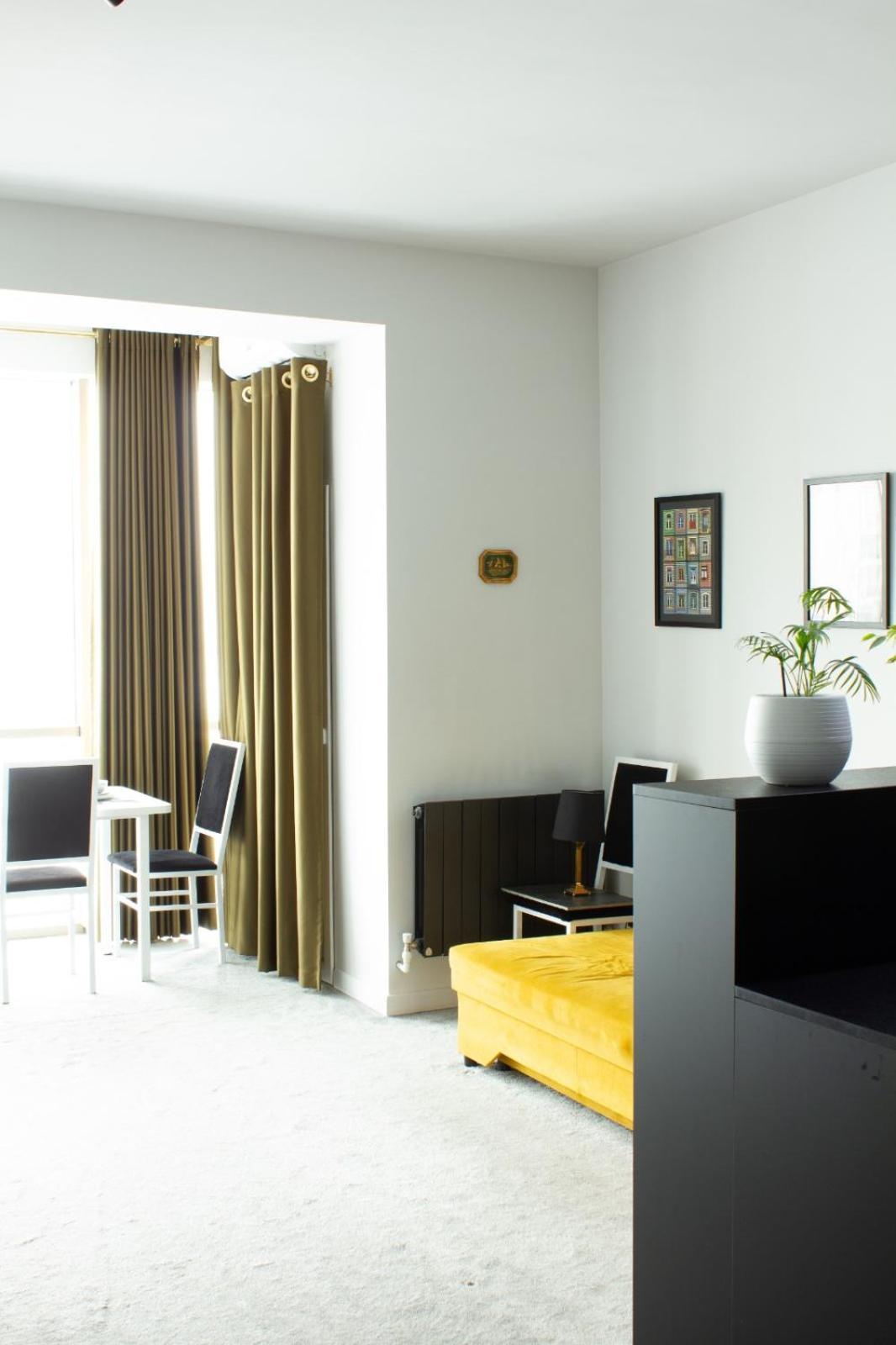9Th And 6Th Floor Stylish Apartments With Mountainvista Bishkek Exterior photo