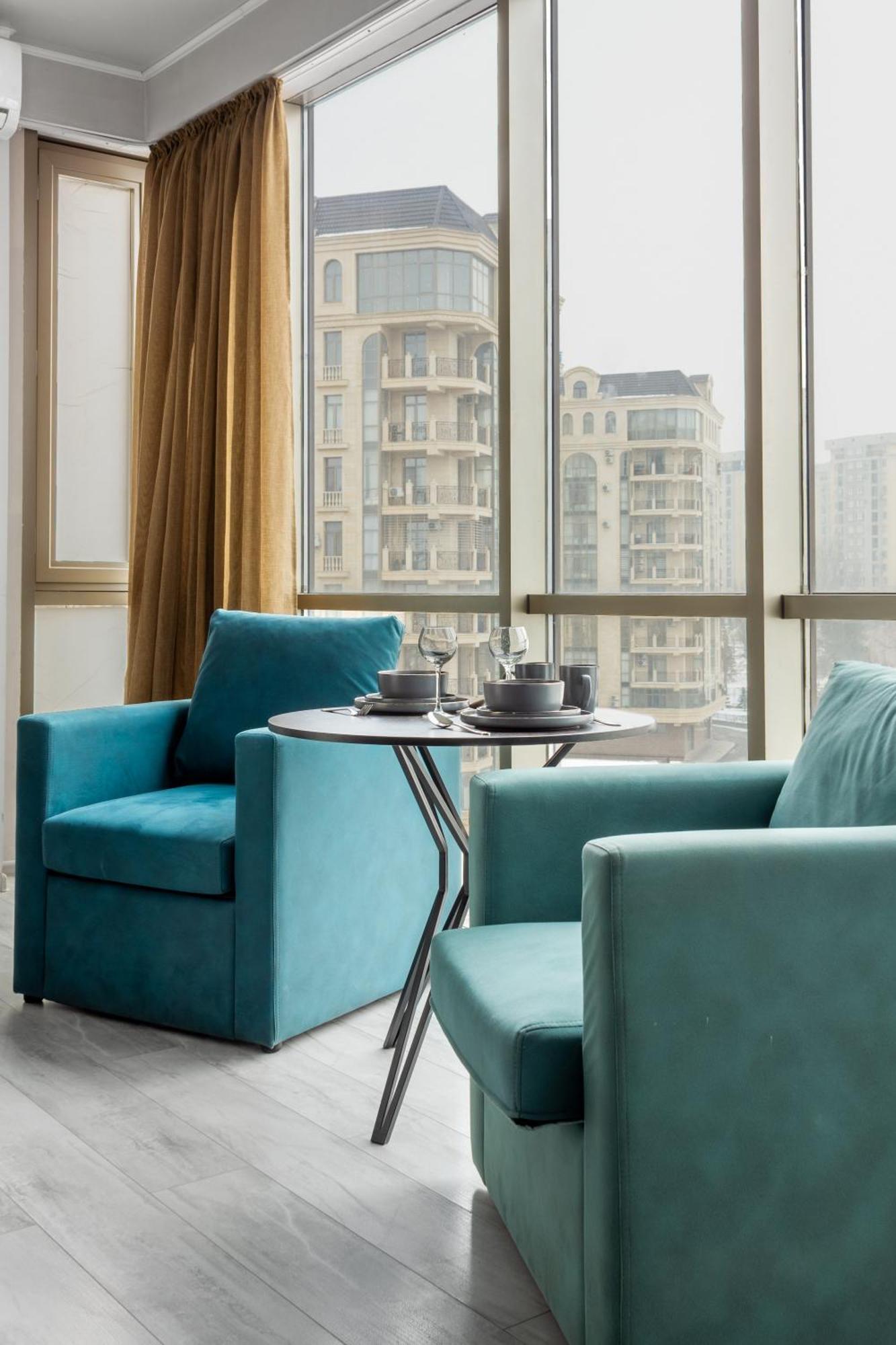 9Th And 6Th Floor Stylish Apartments With Mountainvista Bishkek Exterior photo
