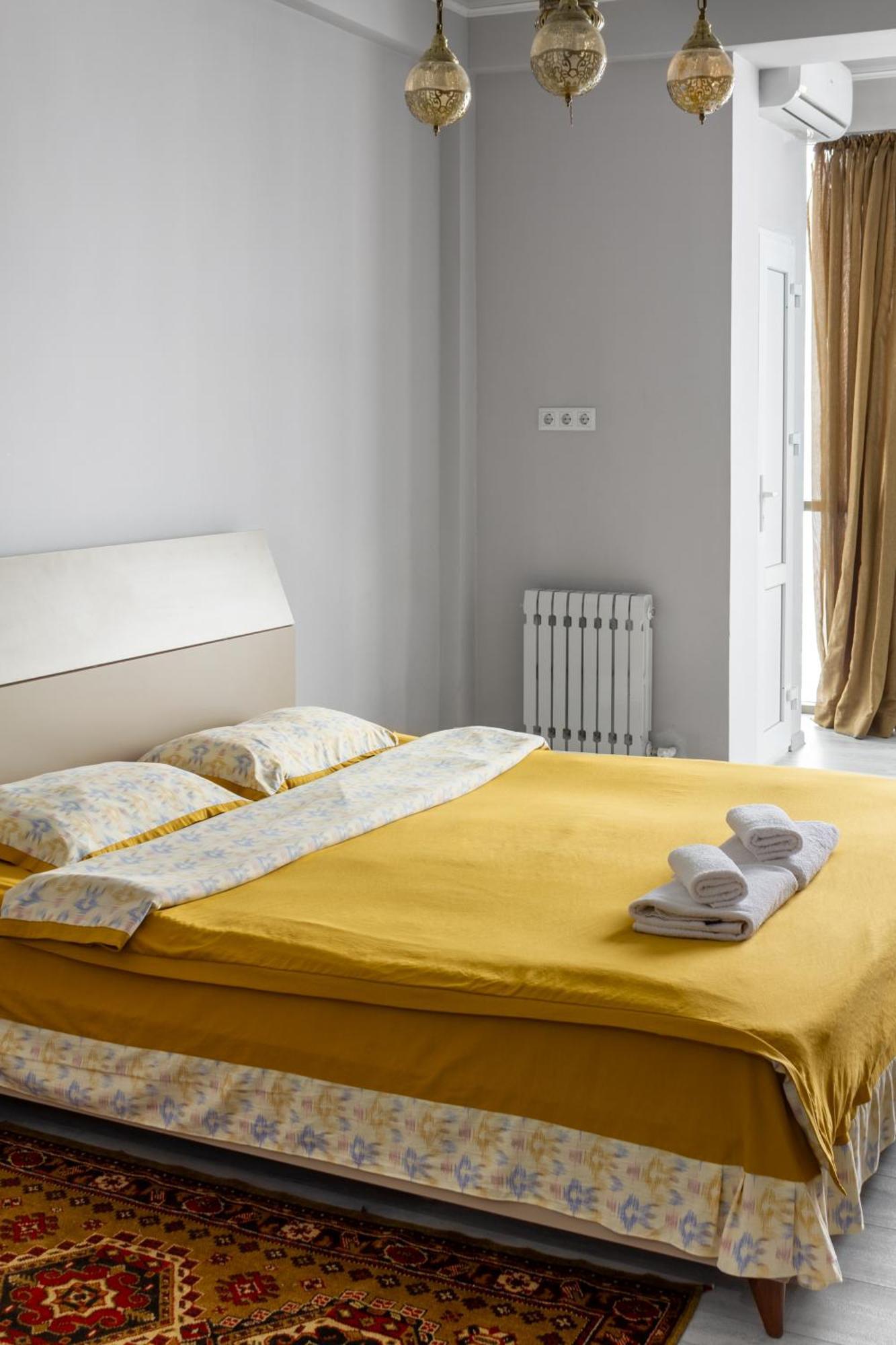 9Th And 6Th Floor Stylish Apartments With Mountainvista Bishkek Exterior photo