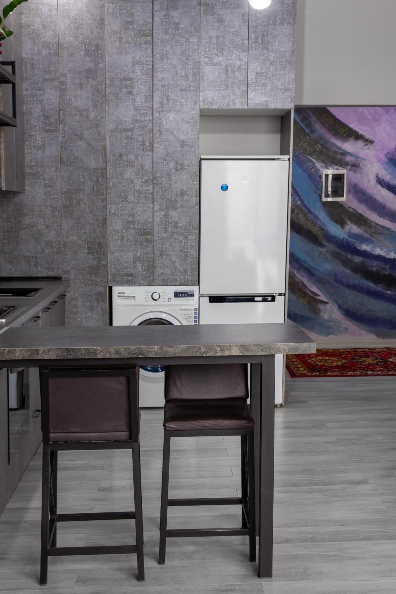 9Th And 6Th Floor Stylish Apartments With Mountainvista Bishkek Exterior photo